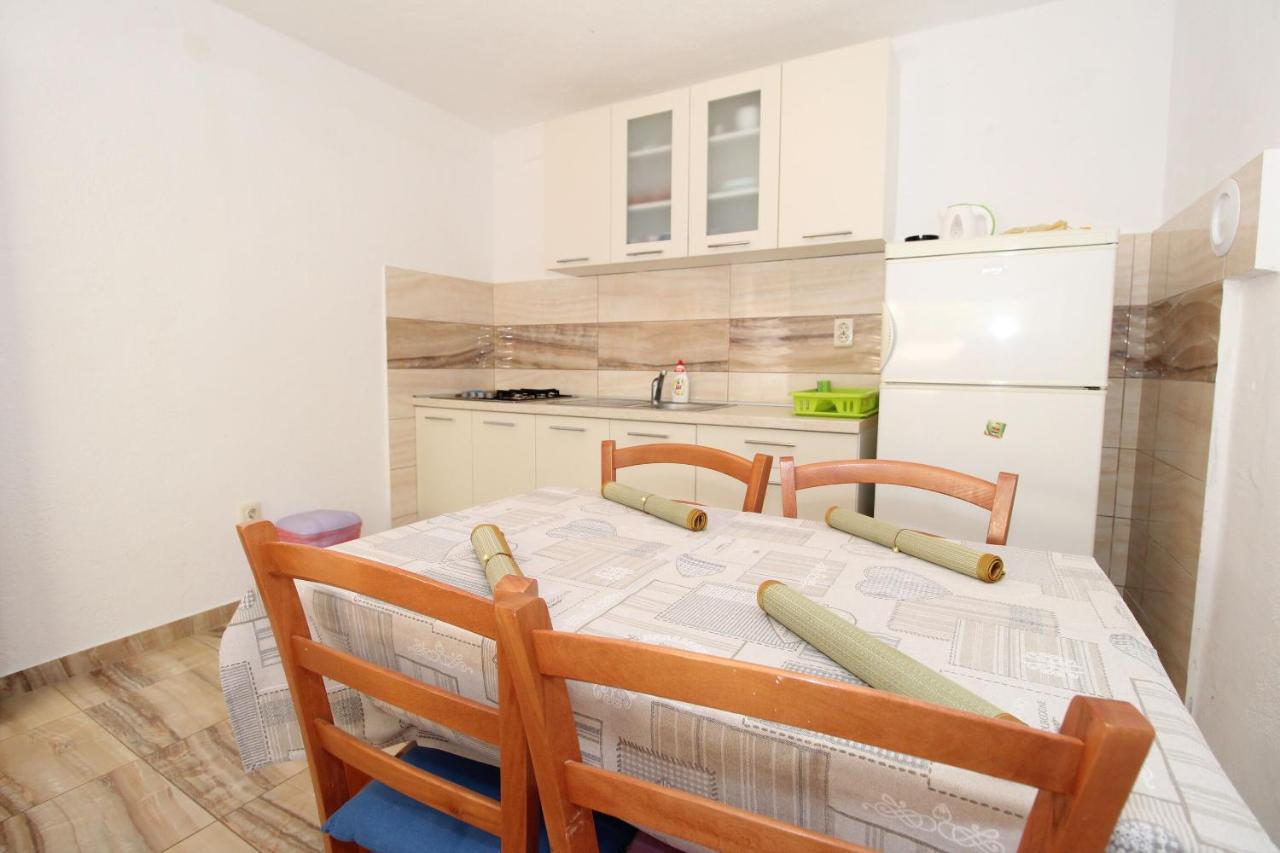 Apartment Marija Колан Екстер'єр фото